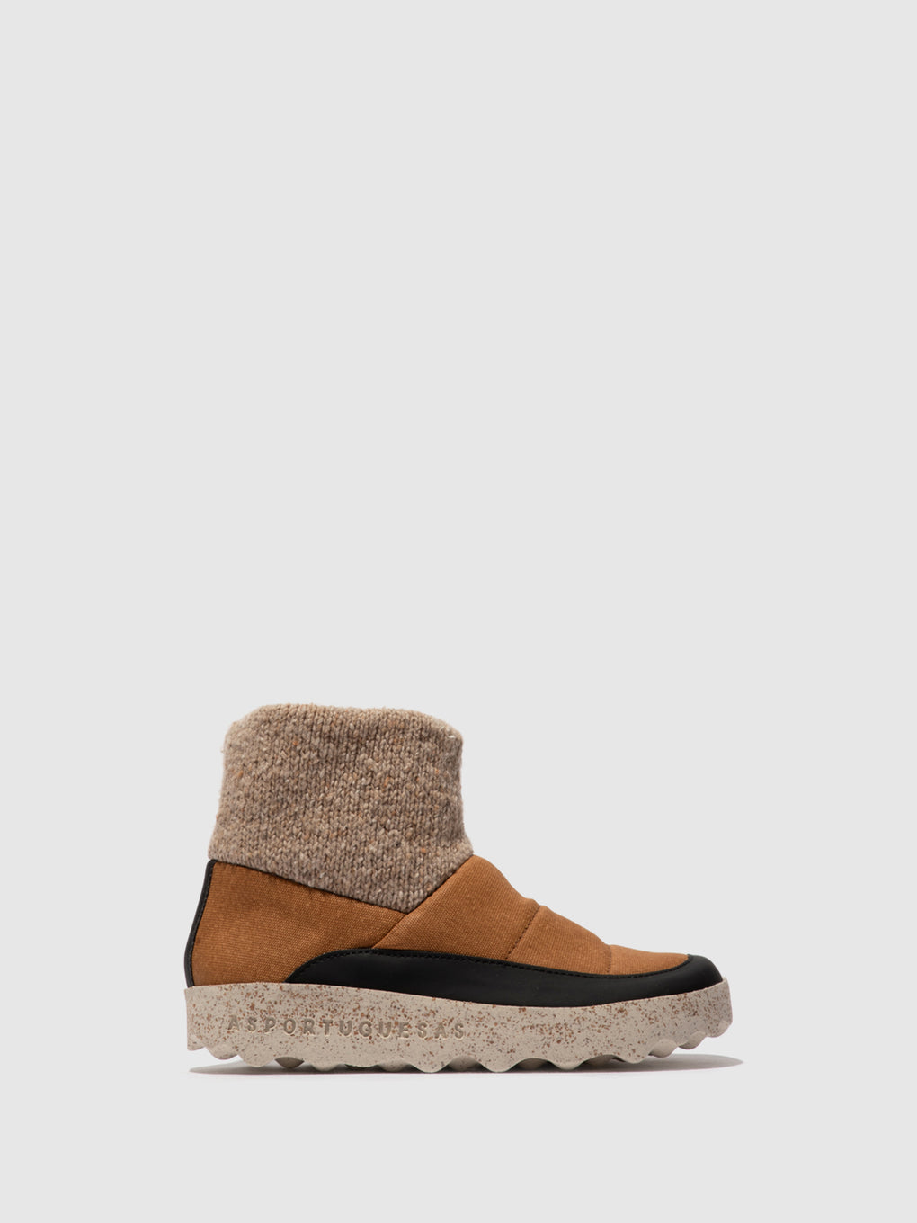 Round Toe Boots CLOSE BROWN