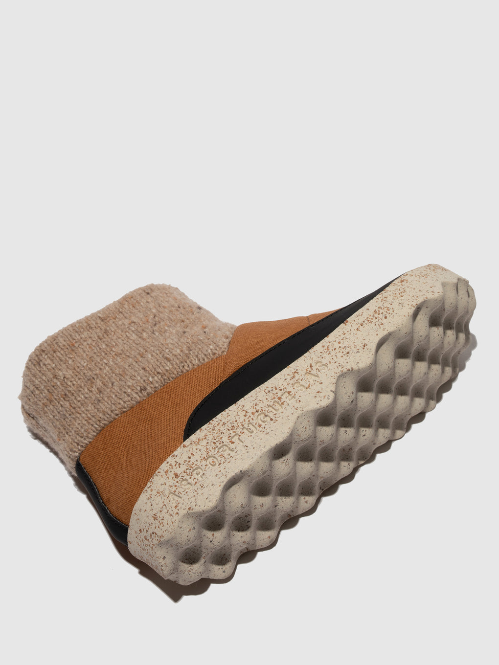Round Toe Boots CLOSE BROWN