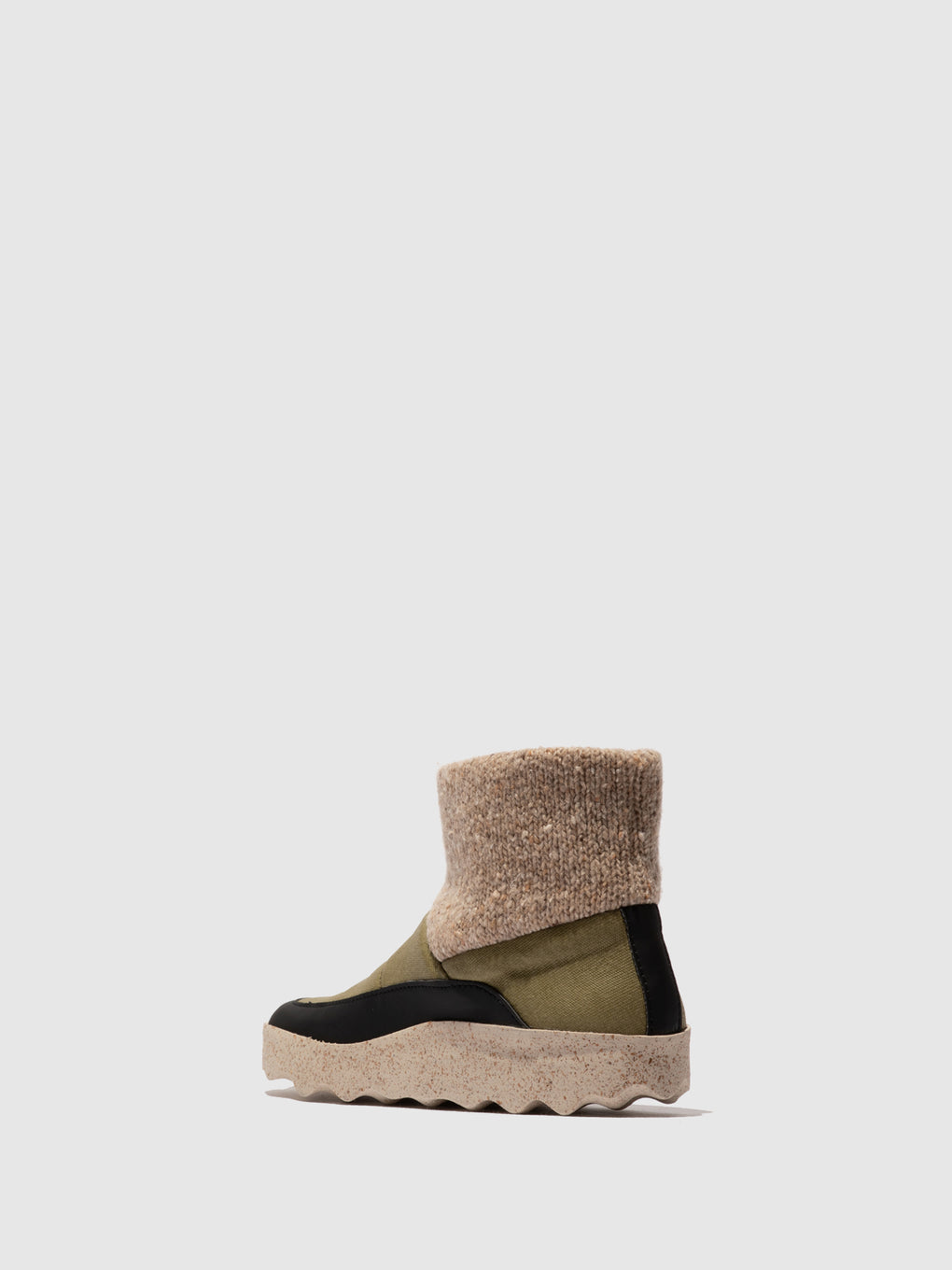 Round Toe Boots CLOSE KHAKI