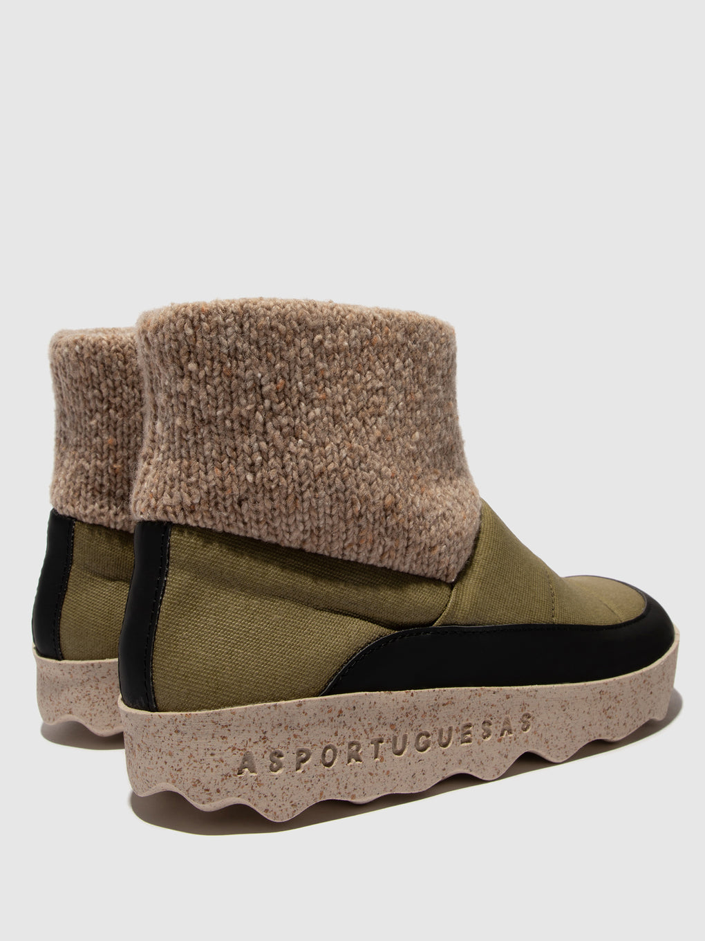 Round Toe Boots CLOSE KHAKI