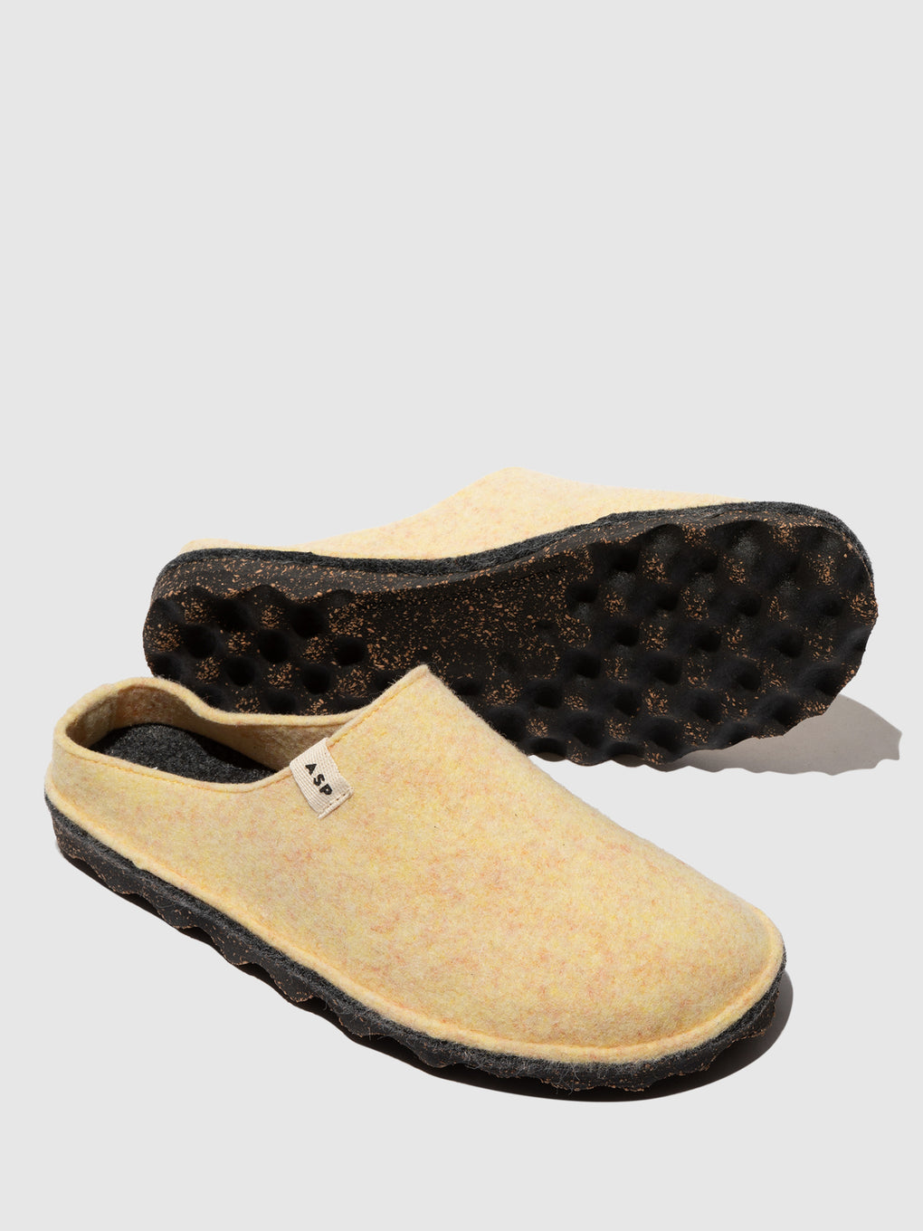 Slip-on Mules NATURA LIGHT YELLOW - ASPORTUGUESAS