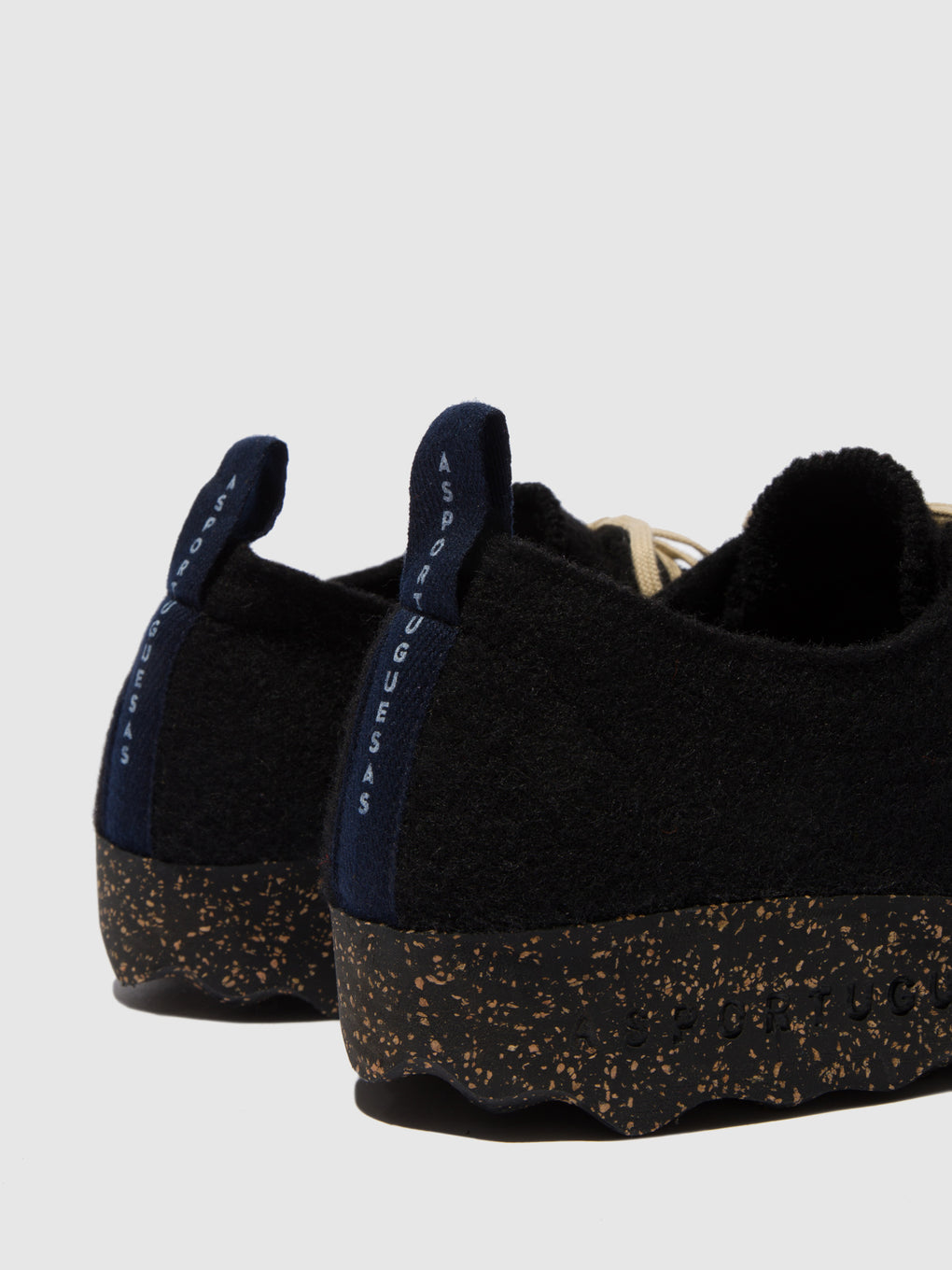 Lace-up Shoes CHAT Black