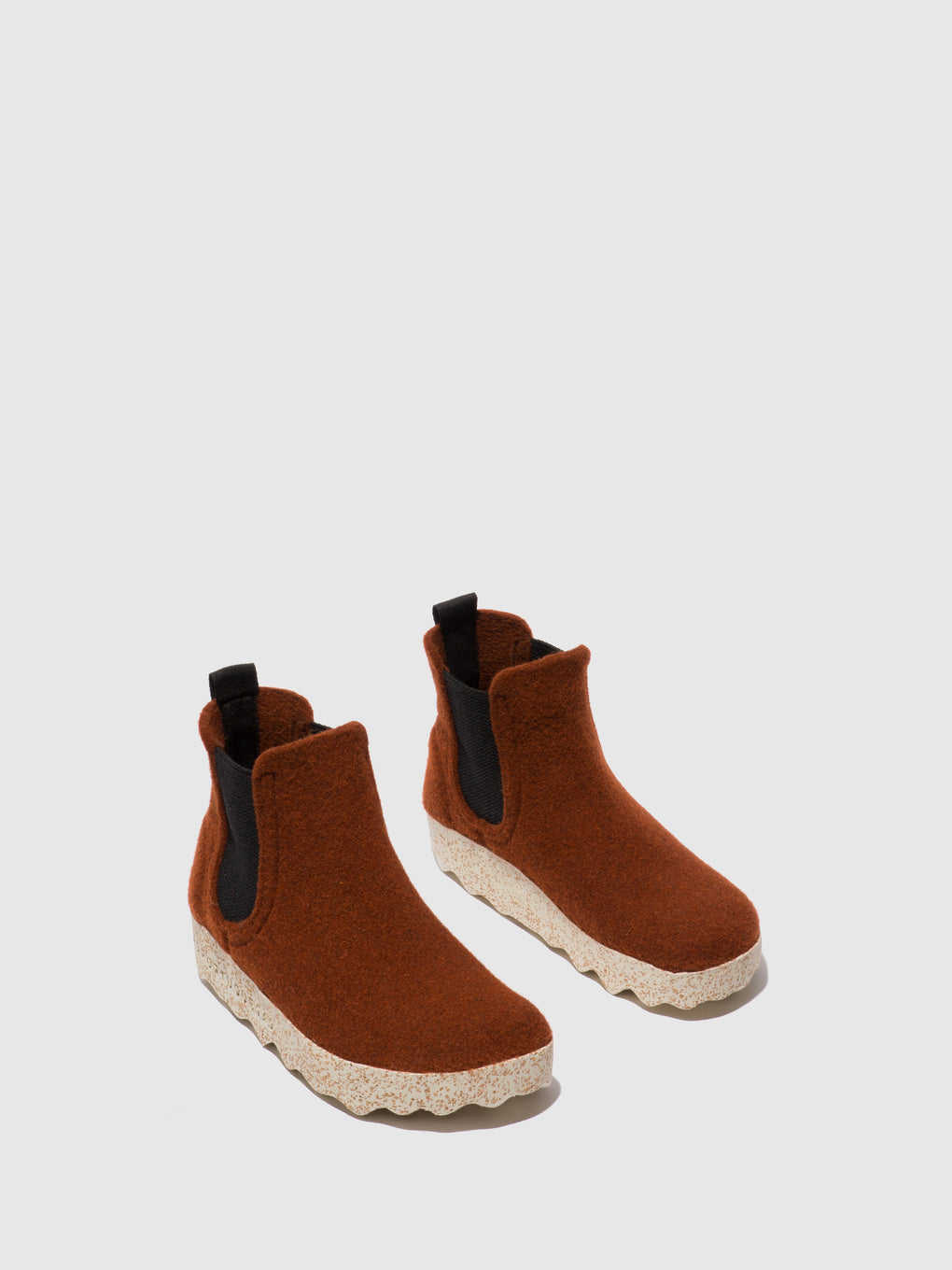 Chelsea Ankle Boots CAIA BROWN